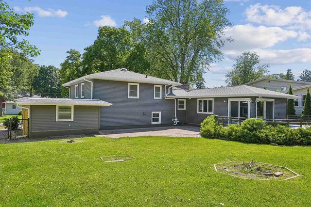 1029 W 13 Street, Cedar Falls, IA 50613