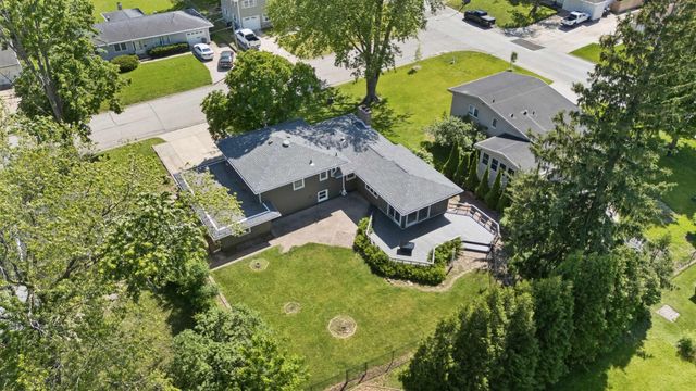 1029 W 13 Street, Cedar Falls, IA 50613