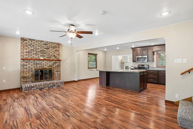 1029 W 13 Street, Cedar Falls, IA 50613