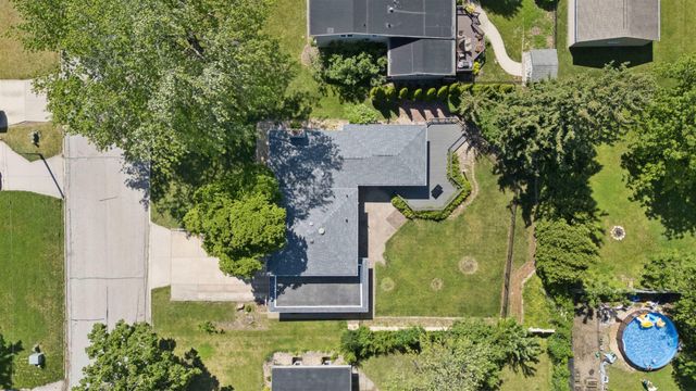 1029 W 13 Street, Cedar Falls, IA 50613