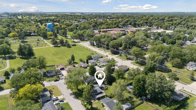 1029 W 13 Street, Cedar Falls, IA 50613