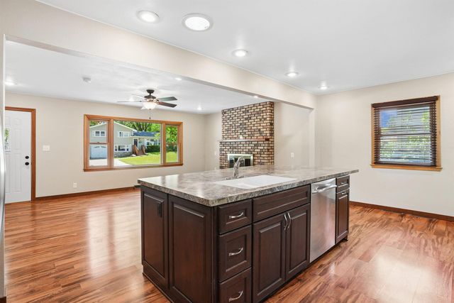 1029 W 13 Street, Cedar Falls, IA 50613
