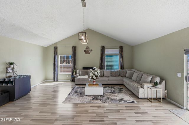 1290 G Avenue, Fabens, TX 79838