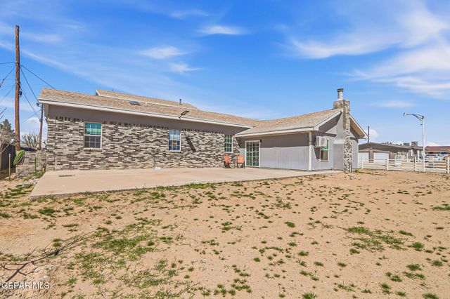 1290 G Avenue, Fabens, TX 79838