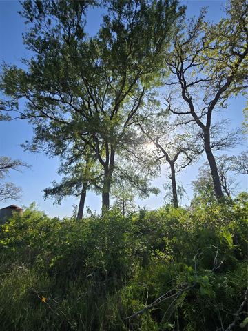 10557 Roy Road, Flatonia, TX 78941