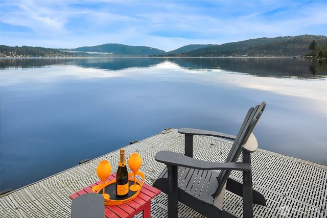 2010 W Lake Sammamish Parkway SE, Bellevue, WA 98008