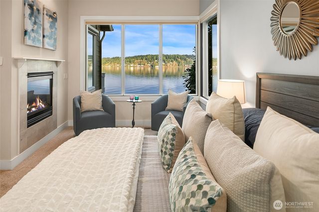 2010 W Lake Sammamish Parkway SE, Bellevue, WA 98008