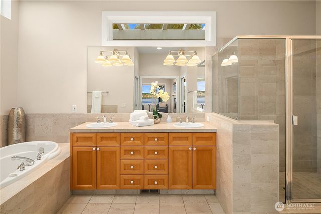 2010 W Lake Sammamish Parkway SE, Bellevue, WA 98008