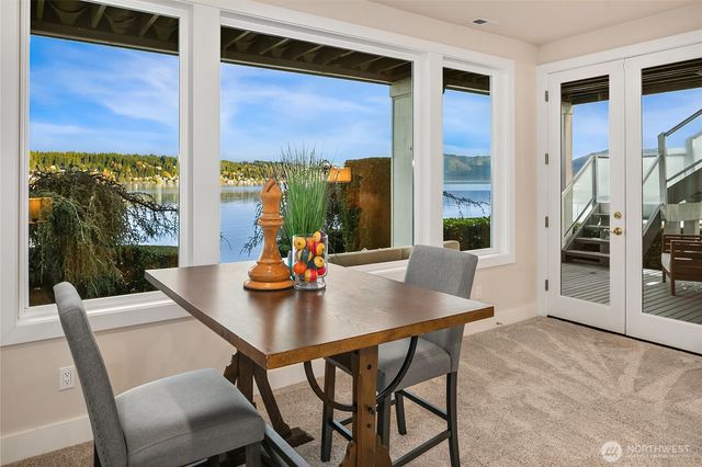 2010 W Lake Sammamish Parkway SE, Bellevue, WA 98008