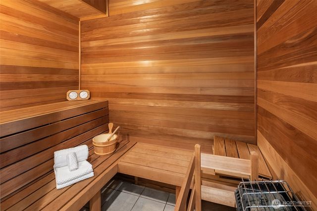 2010 W Lake Sammamish Parkway SE, Bellevue, WA 98008