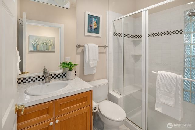 2010 W Lake Sammamish Parkway SE, Bellevue, WA 98008