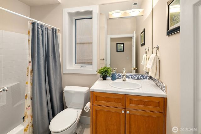 2010 W Lake Sammamish Parkway SE, Bellevue, WA 98008