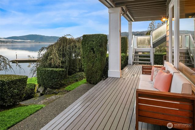 2010 W Lake Sammamish Parkway SE, Bellevue, WA 98008