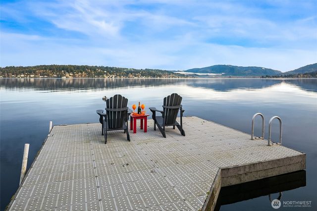 2010 W Lake Sammamish Parkway SE, Bellevue, WA 98008