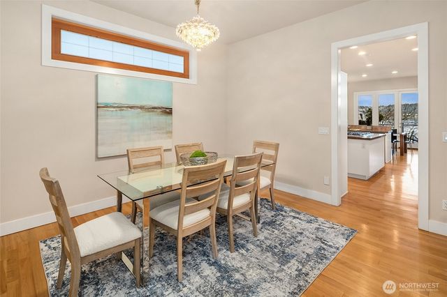 2010 W Lake Sammamish Parkway SE, Bellevue, WA 98008