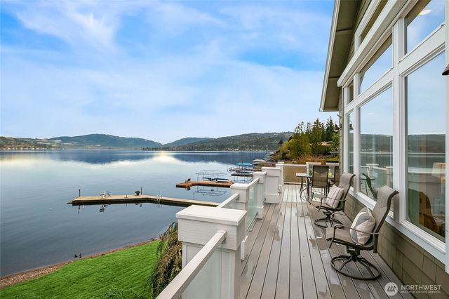 2010 W Lake Sammamish Parkway SE, Bellevue, WA 98008