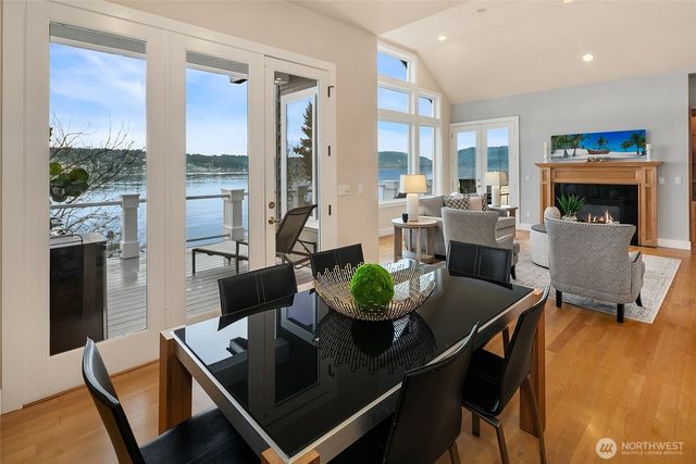 2010 W Lake Sammamish Parkway SE, Bellevue, WA 98008