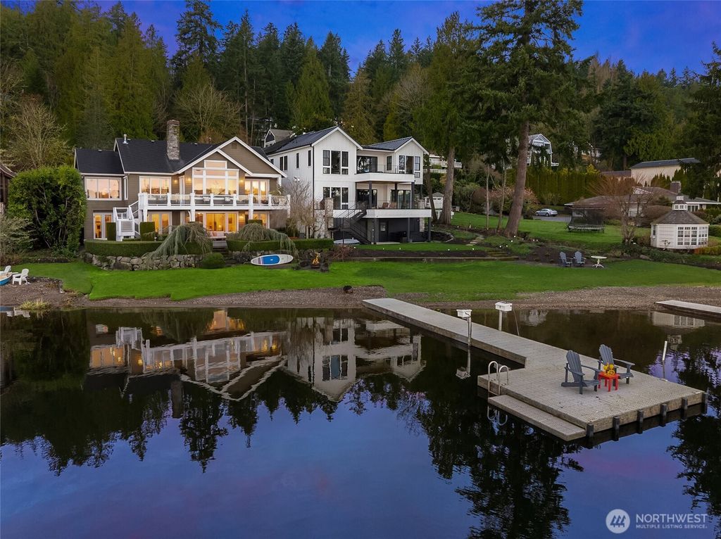 2010 W Lake Sammamish Parkway SE, Bellevue, WA 98008