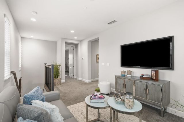 1793 Stetson Cir, West Sacramento, CA 95691