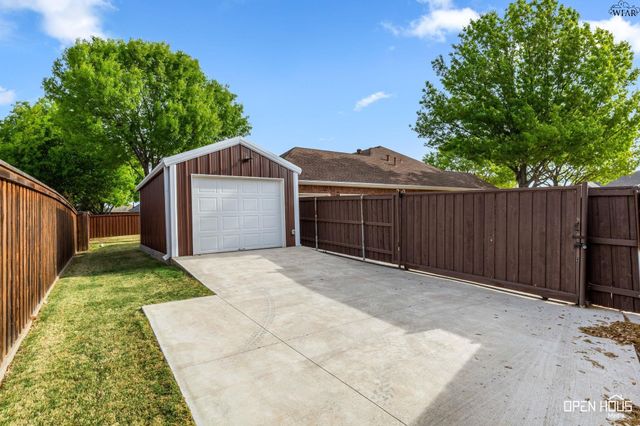 4161 CANDLEWOOD CIRCLE, Wichita Falls, TX 76308