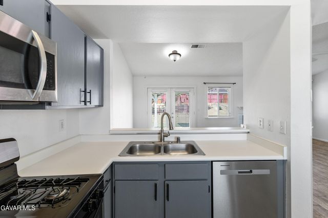 1049 Barrington Ave Avenue, Rosamond, CA 93560