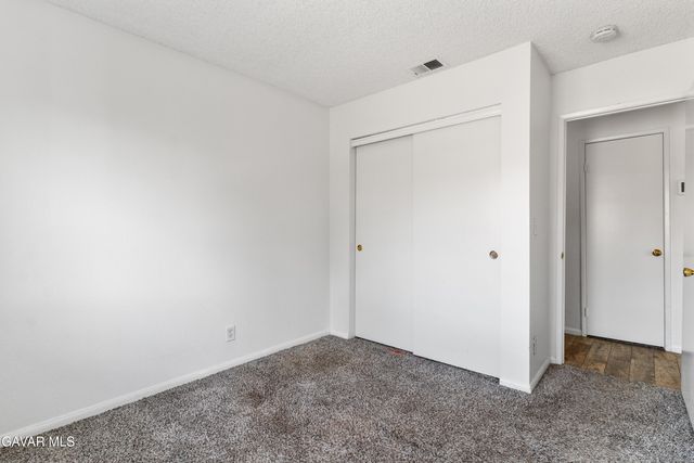 1049 Barrington Ave Avenue, Rosamond, CA 93560