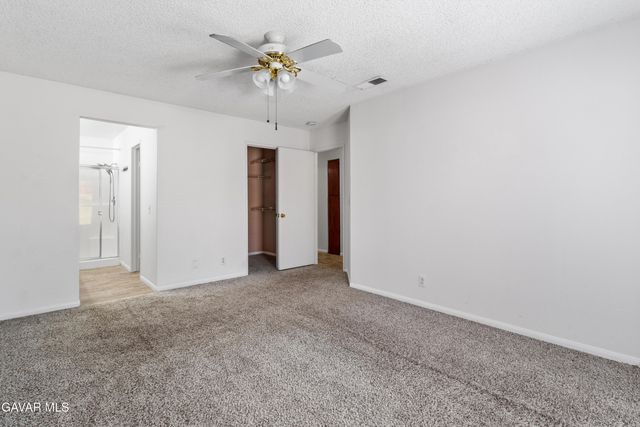 1049 Barrington Ave Avenue, Rosamond, CA 93560