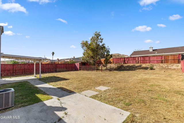 1049 Barrington Ave Avenue, Rosamond, CA 93560