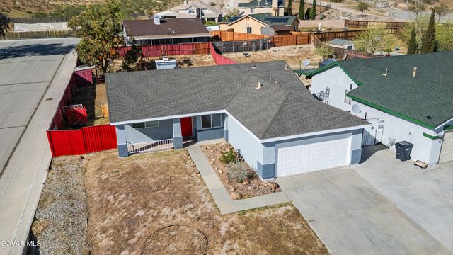 1049 Barrington Ave Avenue, Rosamond, CA 93560