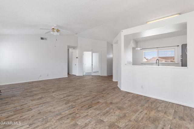 1049 Barrington Ave Avenue, Rosamond, CA 93560