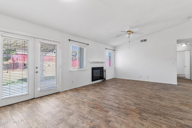 1049 Barrington Ave Avenue, Rosamond, CA 93560