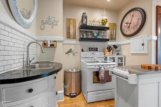 1024 W ELSIE STREET, Appleton, WI 54914