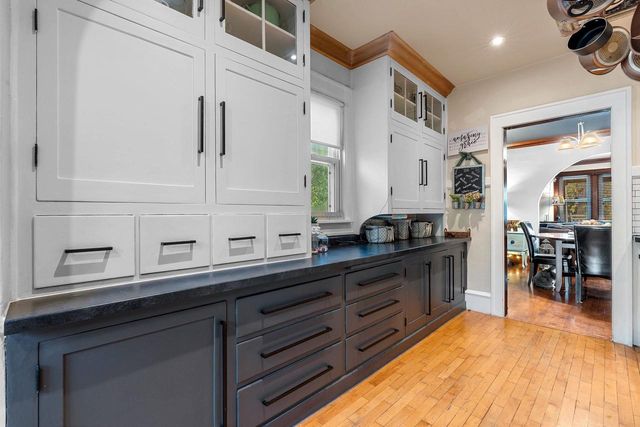 1024 W ELSIE STREET, Appleton, WI 54914