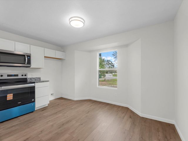 230 W Willwood Drive, Willis, TX 77378