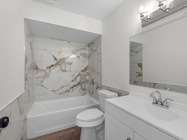 230 W Willwood Drive, Willis, TX 77378