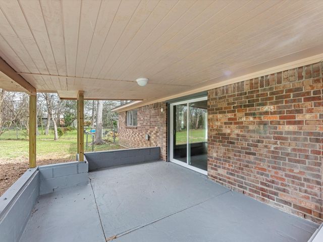 230 W Willwood Drive, Willis, TX 77378