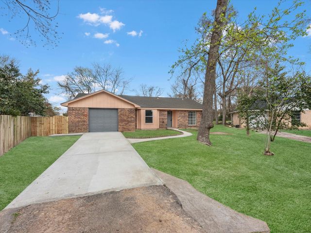 230 W Willwood Drive, Willis, TX 77378