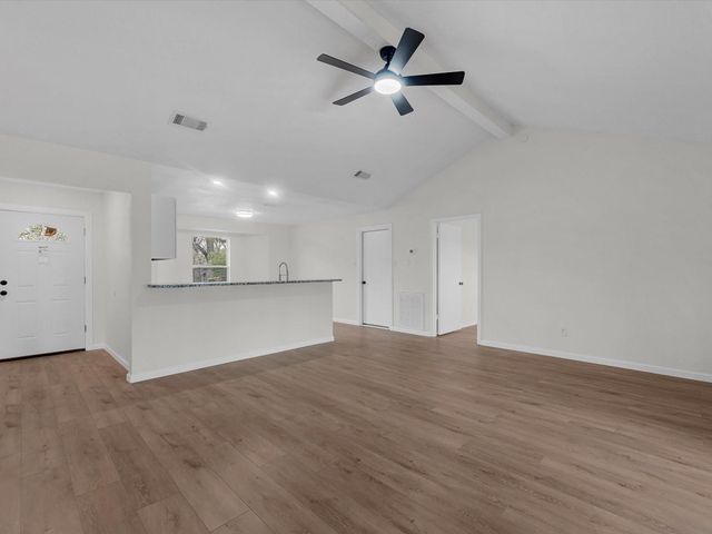 230 W Willwood Drive, Willis, TX 77378