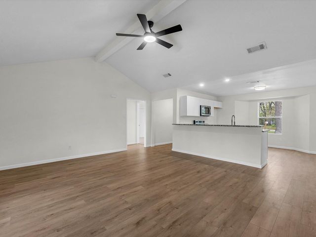 230 W Willwood Drive, Willis, TX 77378