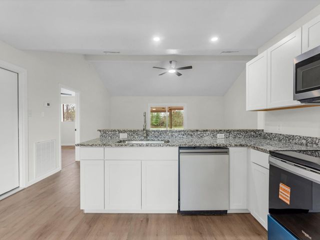 230 W Willwood Drive, Willis, TX 77378