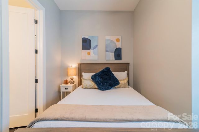2012 Upstate Way, Charlotte, NC 28206