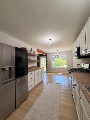 699 Tu Yu Mum Ln, Colfax, CA 95713