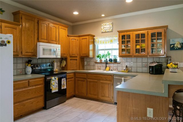 1821 N 11th Street, Broken Arrow, OK 74012