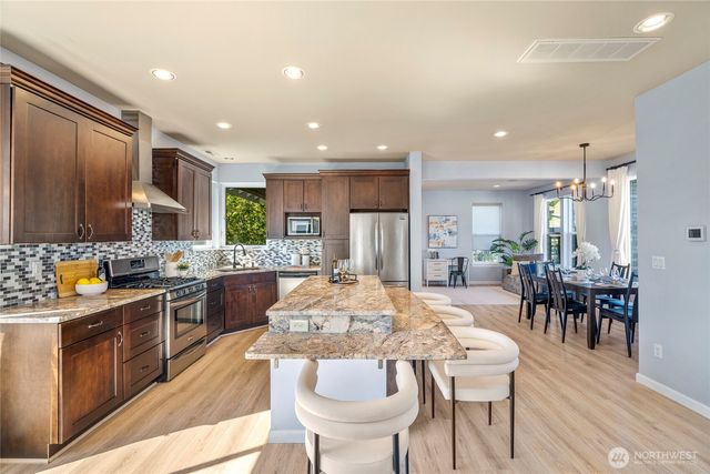 421 NE 60th Street, Seattle, WA 98115