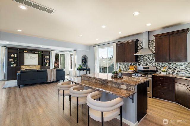 421 NE 60th Street, Seattle, WA 98115