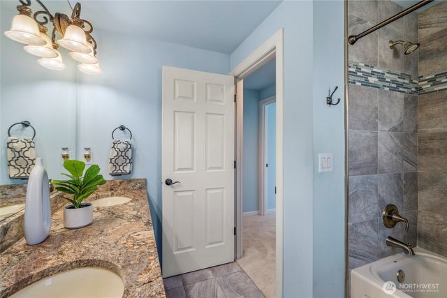 421 NE 60th Street, Seattle, WA 98115