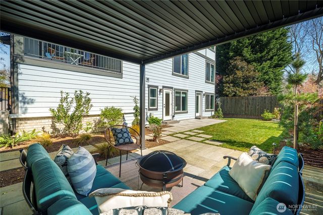 421 NE 60th Street, Seattle, WA 98115