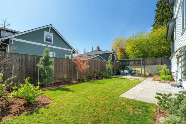 421 NE 60th Street, Seattle, WA 98115