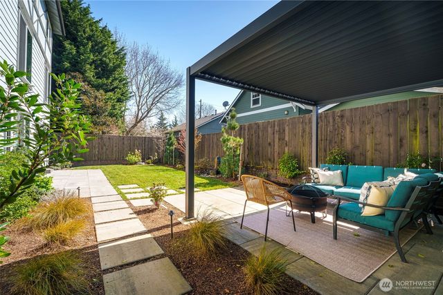 421 NE 60th Street, Seattle, WA 98115