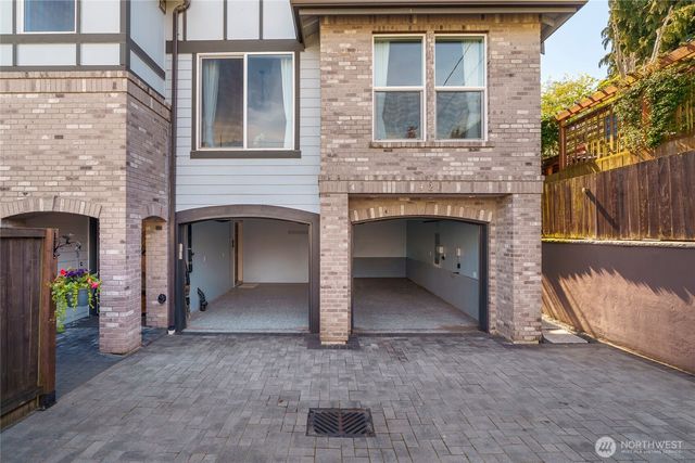 421 NE 60th Street, Seattle, WA 98115